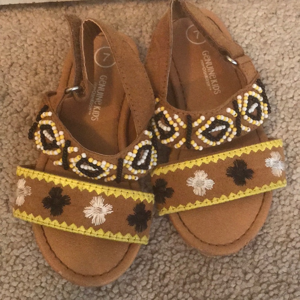 Little girl Genuine Kids sandals from Oshkosh